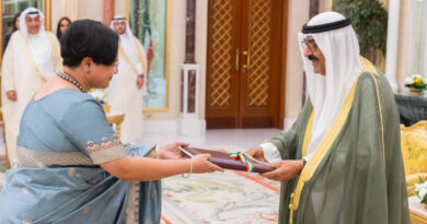 ചരിത്രം കുറിച്ച് പരമിത ത്രിപാഠി; കുവൈറ്റിലെ ആദ്യ വനിതാ ഇന്ത്യൻ സ്ഥാനപതിയായി ചുമതലയേറ്റു