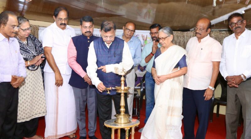 വേൾഡ് മലയാളി കൗൺസിൽ വള്ളുവനാട് പ്രൊവിൻസിന്റെ നേതൃത്വത്തിൽ പ്രവേശനോത്സവവും പഠനോപകരണ വിതരണവും നടത്തി