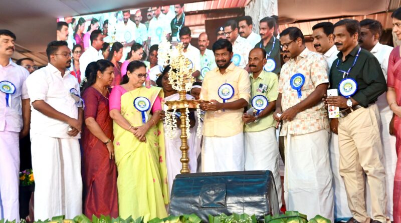 പ്രവേശനോത്സവം ജില്ലാതല ഉദ്ഘാടനം മന്ത്രി അഡ്വ. ഒ.ജെ. ജനീഷ് നിർവഹിച്ചു