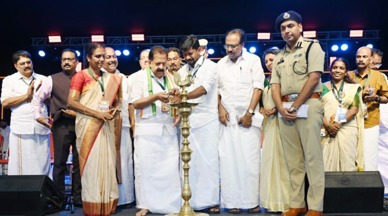 ‘തകൃതോണം’ കൊടുങ്ങല്ലൂർ ഓണം മെഗാ ഫെസ്റ്റ് ആഭ്യന്തര മന്ത്രി രമേശ് ചെന്നിത്തല ഉദ്ഘാടനം ചെയ്തു